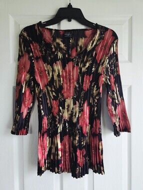 Magic Scarf ✨️ Pleated Floral V-Neck Women's Top in Black, Red, Gold Size M